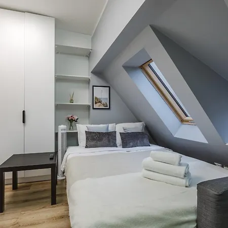 Apartment Wilda Grey By Bookinghost